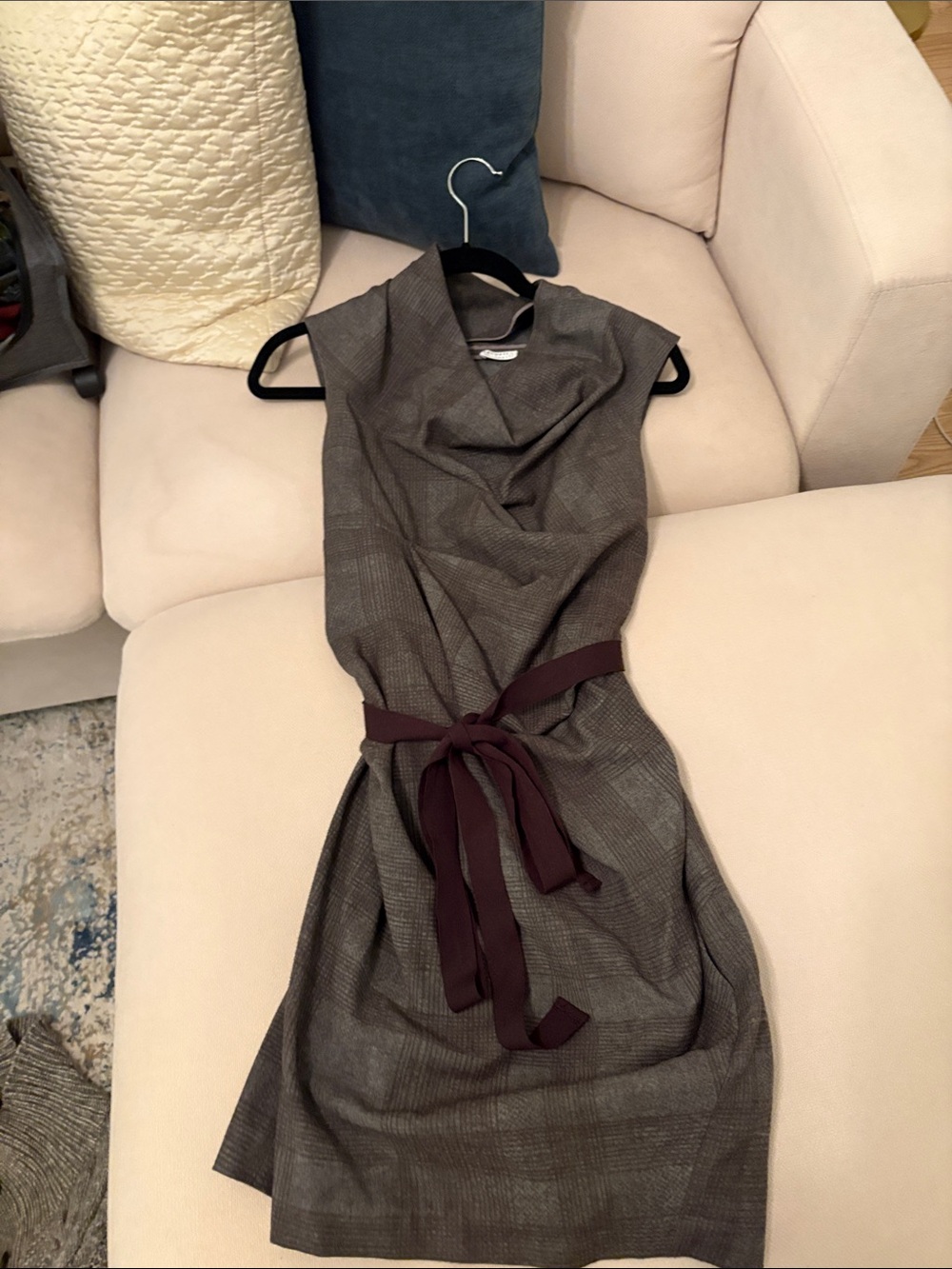 Brunello Cucinelli Gray Sheath Dress with Burgundy Tie